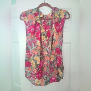 Lauren Conrad Floral Top size large